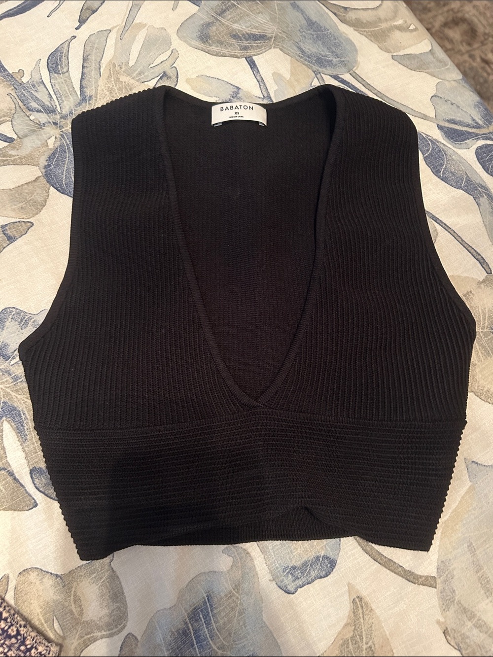 MOVING SALE Babaton Black Ribbed Deep V Cropped Tank